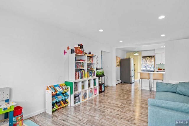 Foto del edificio - 1315 Anderson Ave
