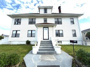 Building Photo - 517 Laurelton Blvd