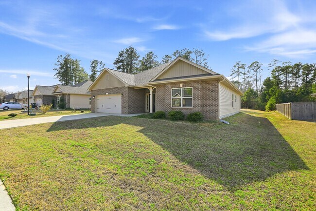 Building Photo - 52 Woodwater Cir
