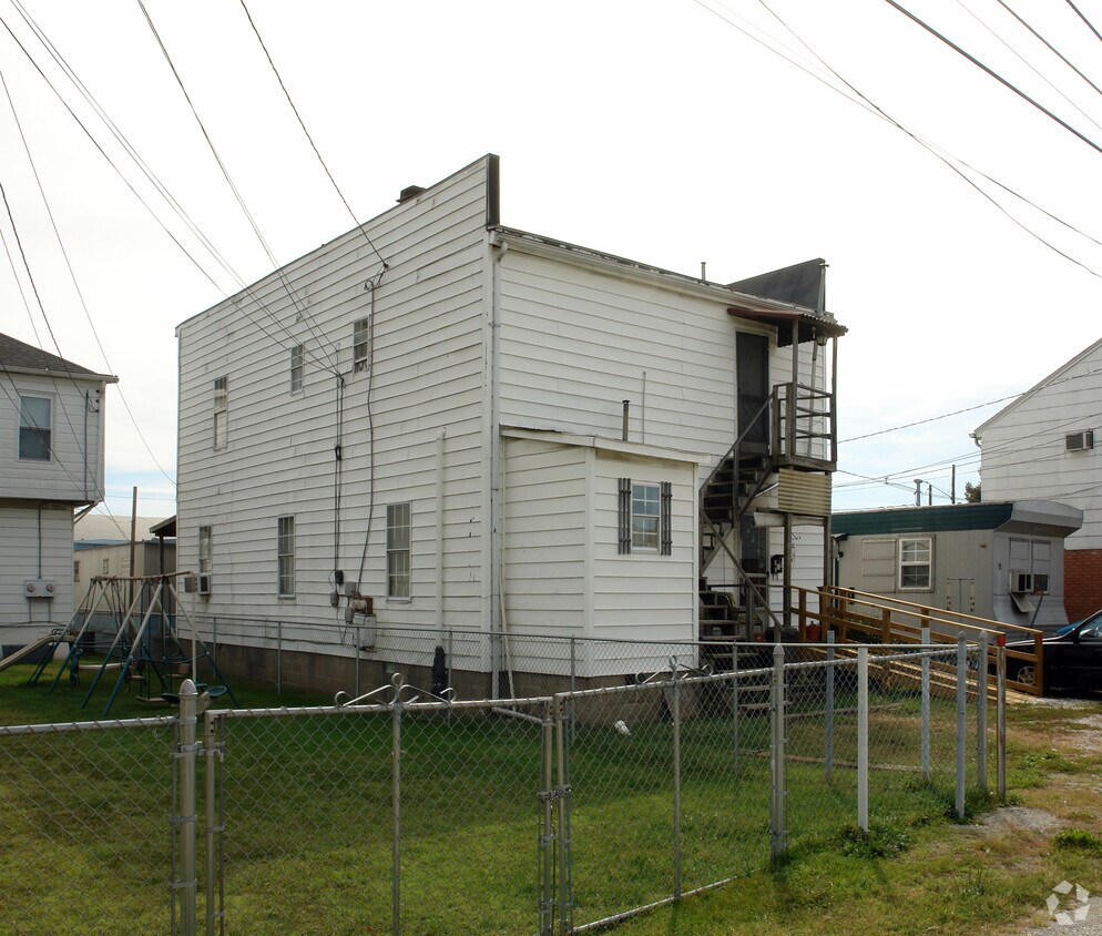 Building Photo - 313-315 14th St