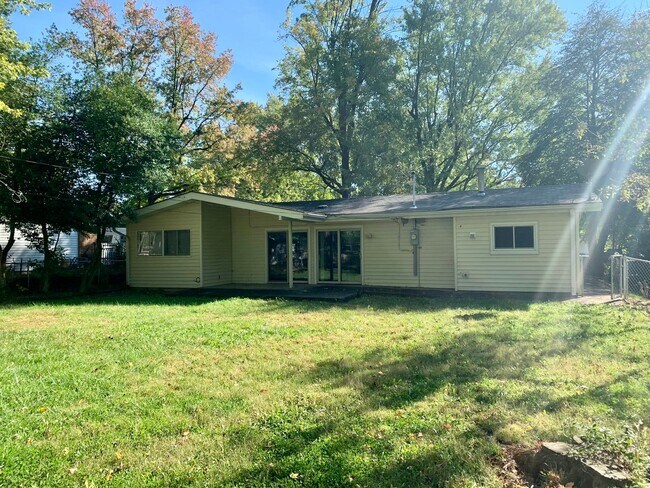 Foto del edificio - 3 Bedroom Home in Florissant - UPDATED KIT...