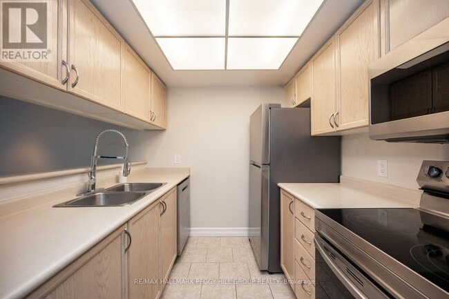 Building Photo - 75 Ellen St