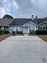 Building Photo - 122 Somerset Dr