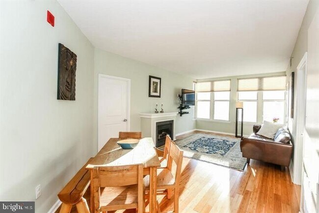 Foto del edificio - 715 6th St NW