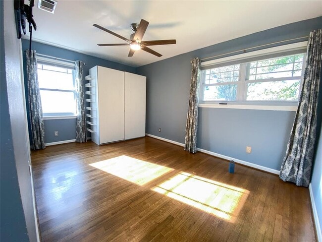 Building Photo - 10535 Seaford Dr