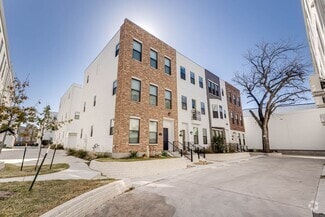 Building Photo - 144 N Cherry St
