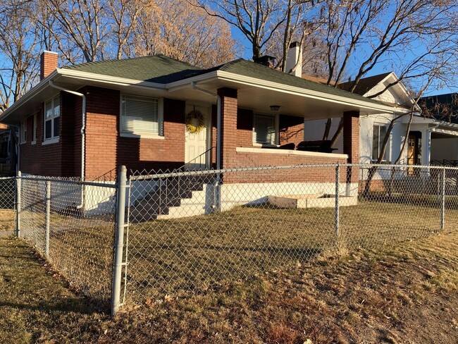 Building Photo - Beautifully Updated (Liberty Park) Bungalow