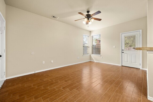 Foto del edificio - Nice 3 Bedroom Duplex Located in New Braunfels, Texas!