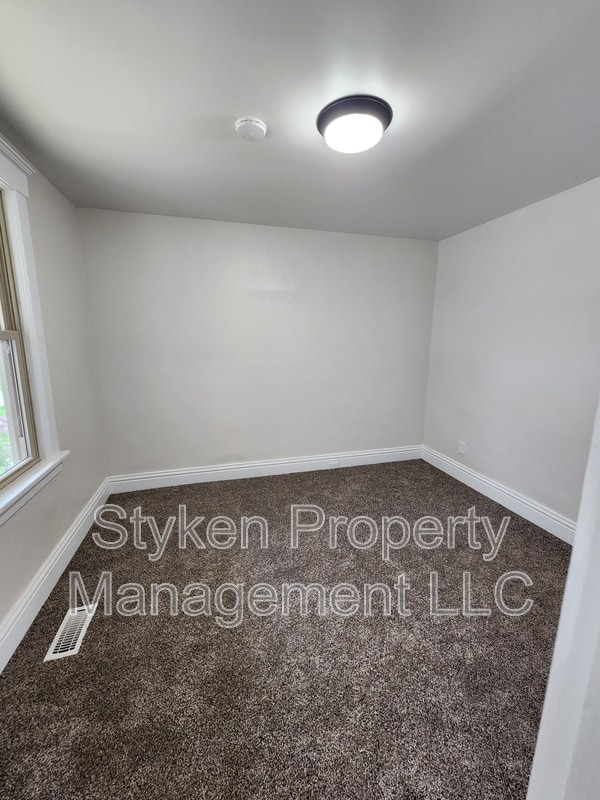 Building Photo - 142 N Fulton Ave