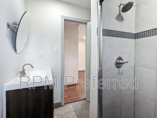 Foto del edificio - 2306 Addison Rd