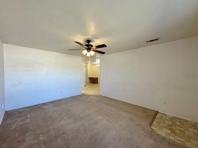 Building Photo - 5300 Lauren Lea Dr