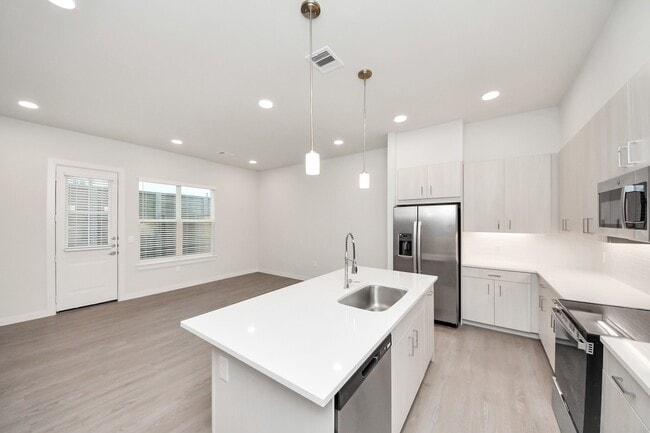 Foto del edificio - 22013 Lesley Grove Ln