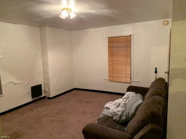 Building Photo - 2 br, 1 bath Apartment - 3207 Kennett Sq # 2
