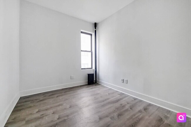 Building Photo - 31-36-36 32nd St