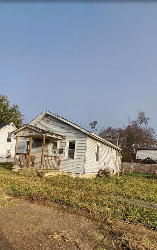 Building Photo - 317 Oak St