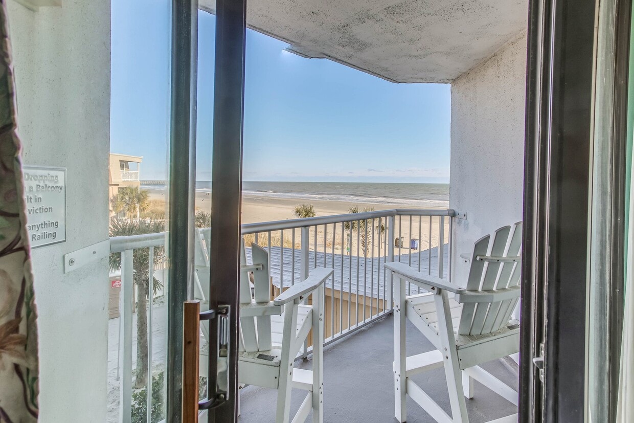 Primary Photo - 9550 Shore Dr