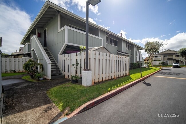 Building Photo - 2BR/1BA Townhouse (Upstairs unit) in Hikino 3 (Waipio Gentry)
