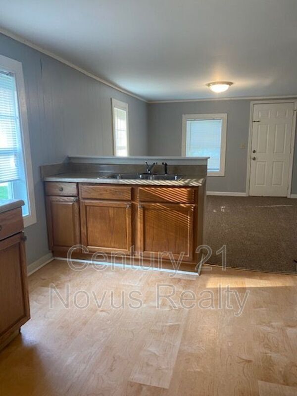 Building Photo - 105 Kent Cir