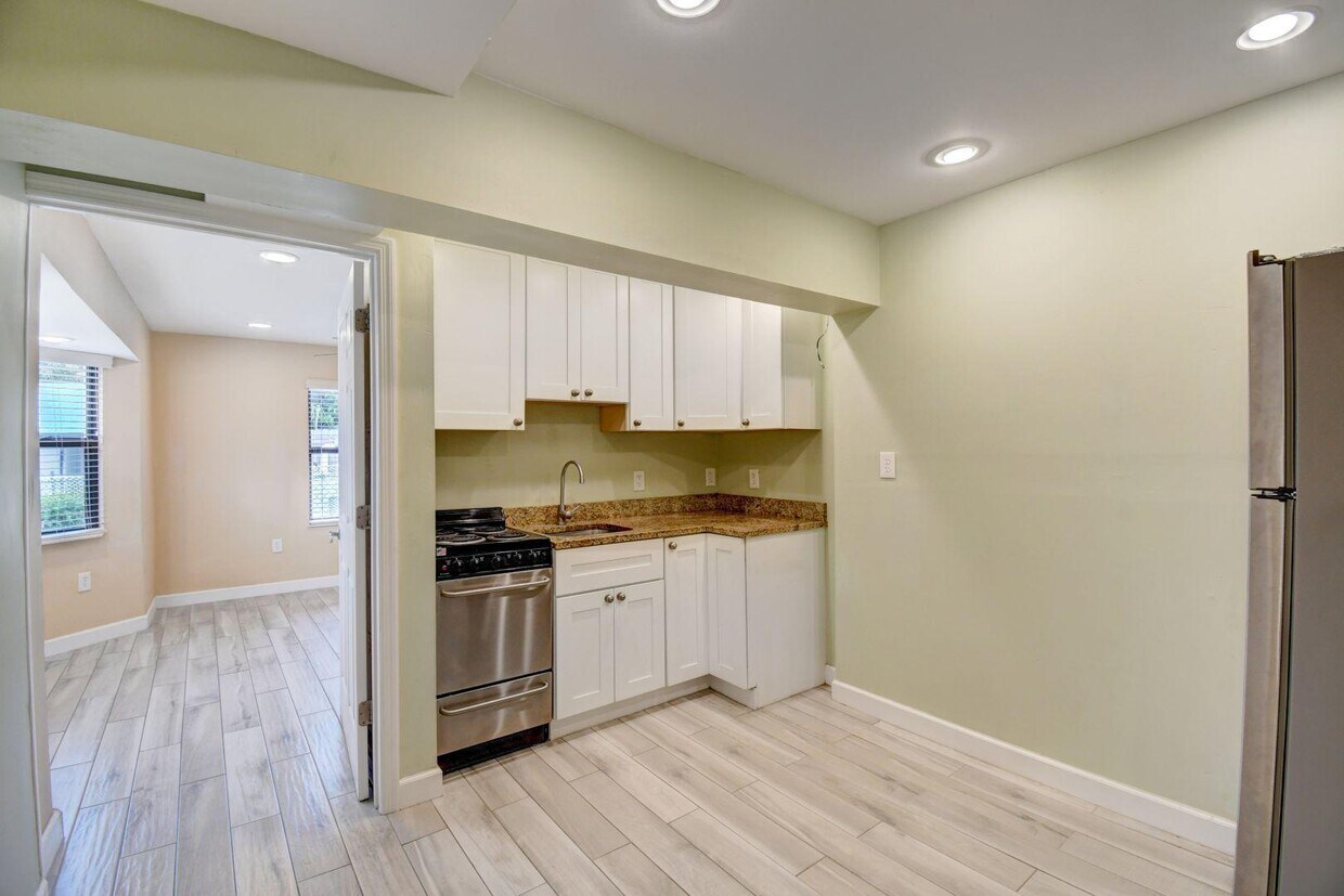 Foto principal - 1316 Date Palm Dr