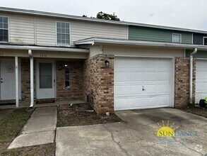 Building Photo - 1818 Whispering Oaks Ln