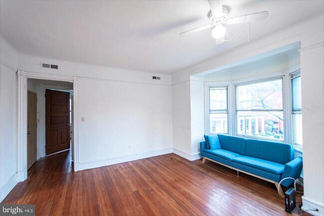 Building Photo - 3512 Lancaster Ave