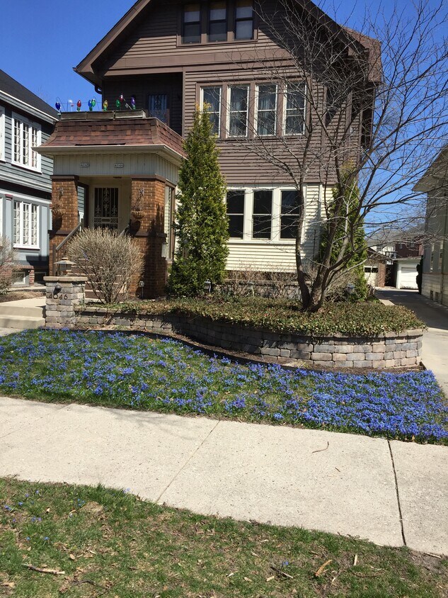 Foto principal - 4048 N Downer Ave