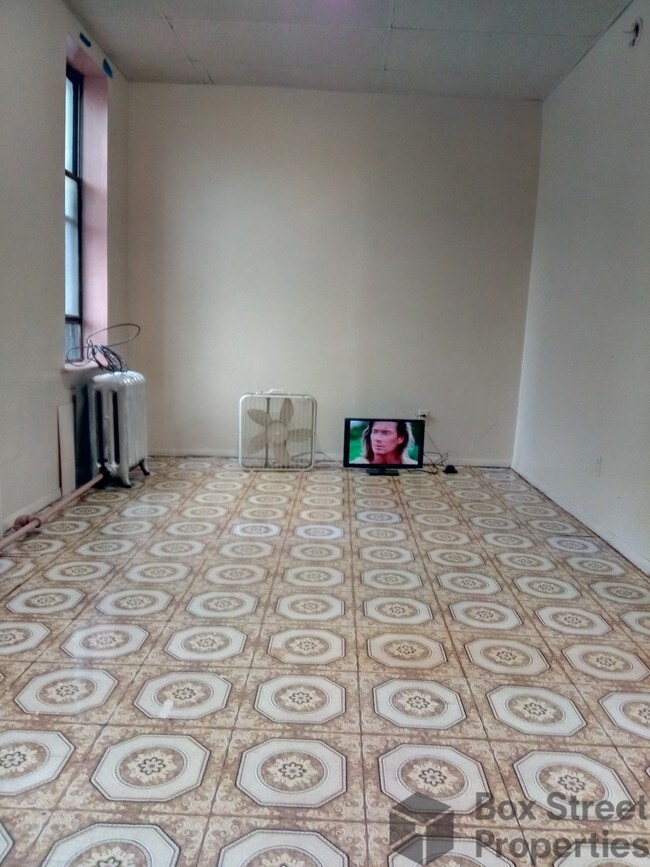 Building Photo - 510 Rockaway Ave