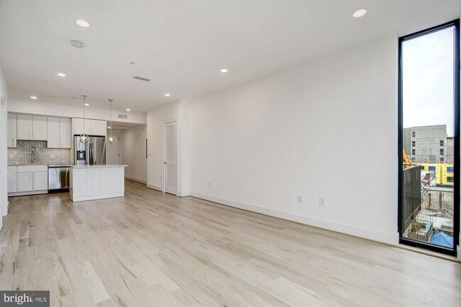 Foto del edificio - 3927 Georgia Ave NW