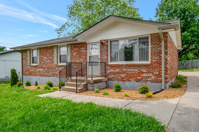 Building Photo - 211 Friendship Dr