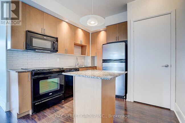 Photo du bâtiment - 181-1181 Wynford Dr
