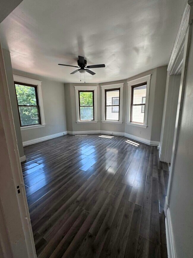 Building Photo - 3054 McHenry Ave