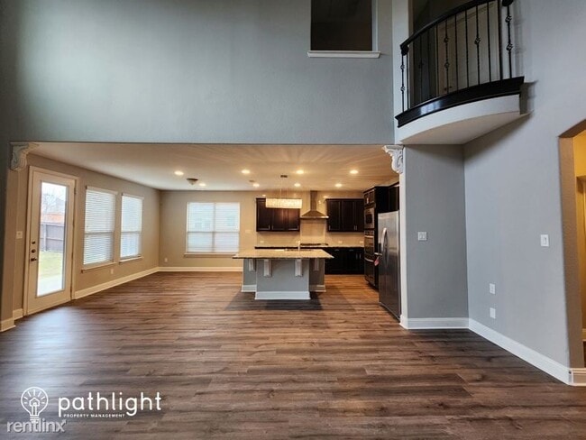 Building Photo - 5 br, 4.5 bath House - 4301 Martha Avenue ...