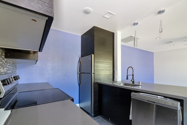 Foto del edificio - 2518 McCarran St
