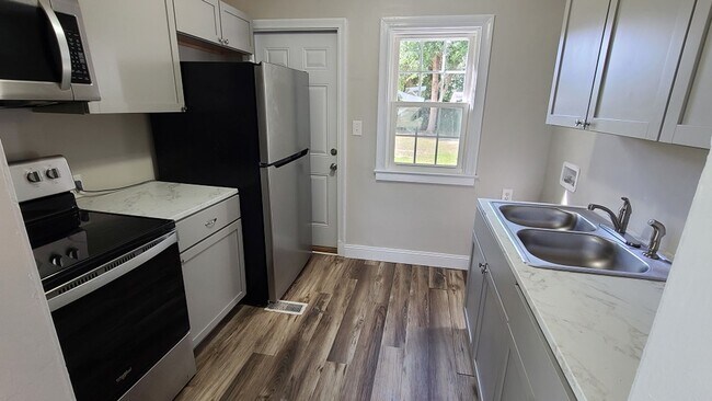 Building Photo - Cute home for rent!!!