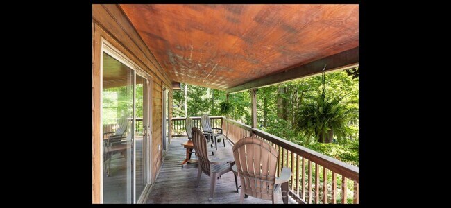 Foto del edificio - 170 Mountain Farm Rd