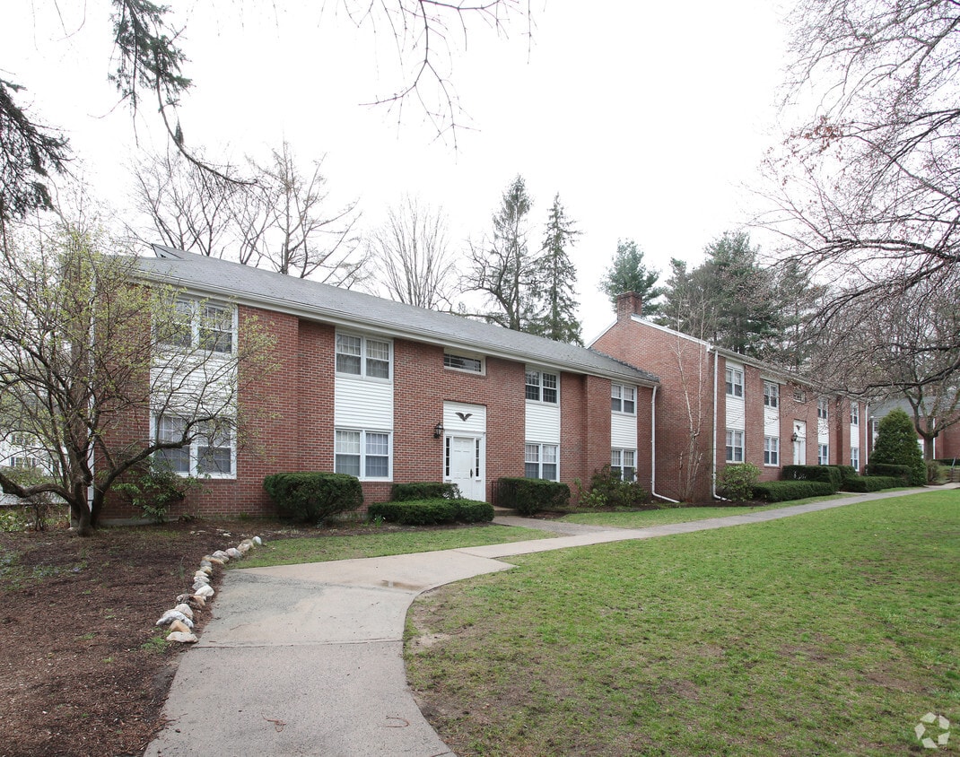Sycamore Garden Apartments in Simsbury, CT