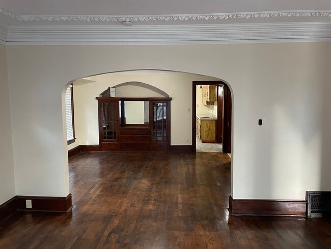 Building Photo - 2555 N 49th St