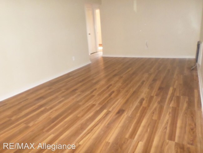 Building Photo - 1068 Sanford Ave