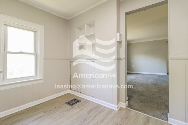Building Photo - 26635 Parkington St