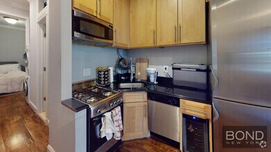 Building Photo - 722 Tenth Avenue