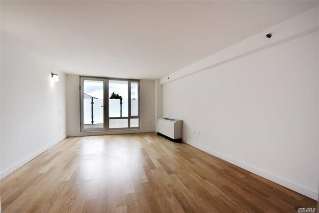 Foto del edificio - 5135 Reeder St