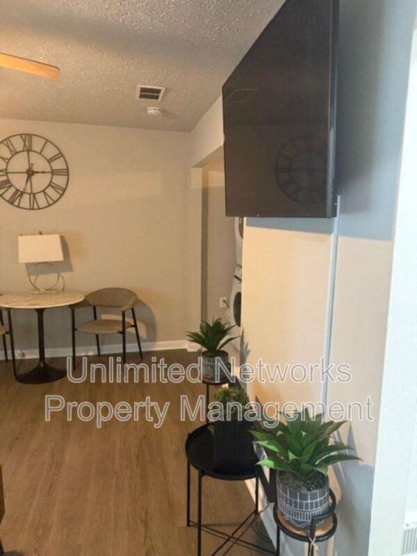 Foto del edificio - 151 Lawton St SW