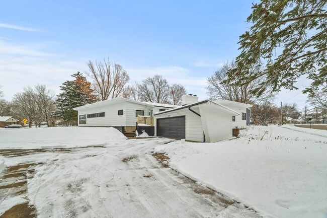 Foto del edificio - 246 Miller Ave