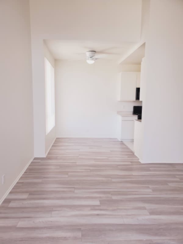 Foto del edificio - 4343 Whitsett Ave