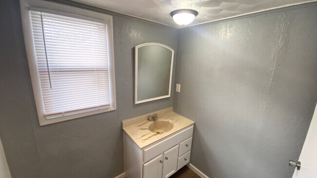 Foto del edificio - COMING SOON.  2 Bedroom Home for Rent in popular Peoria Heights location!