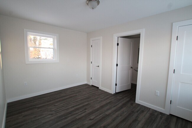Foto del edificio - Beautifully remodeled and completed 1 Bedroom apartment. FREE MONTH OF RENT!*