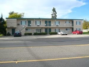 Primary Photo - 1090 N Court St