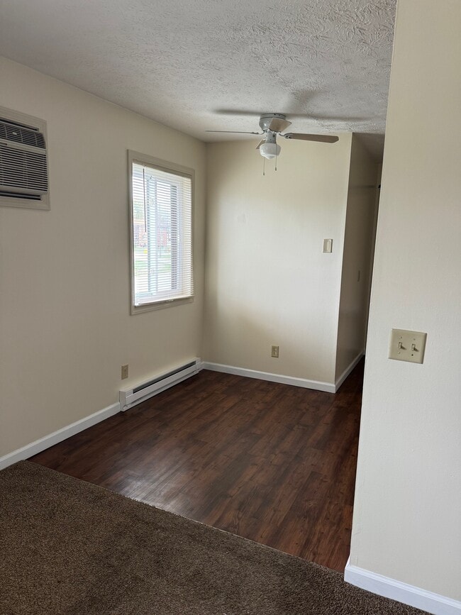 Building Photo - 5380 Eastgate Dr