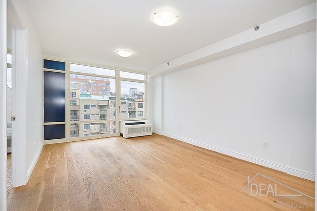 Foto del edificio - 3445 Guider Ave