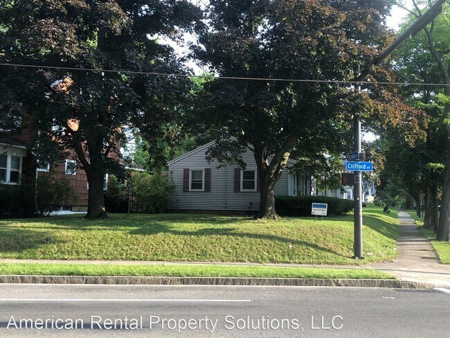 Building Photo - 234 Pershing Dr